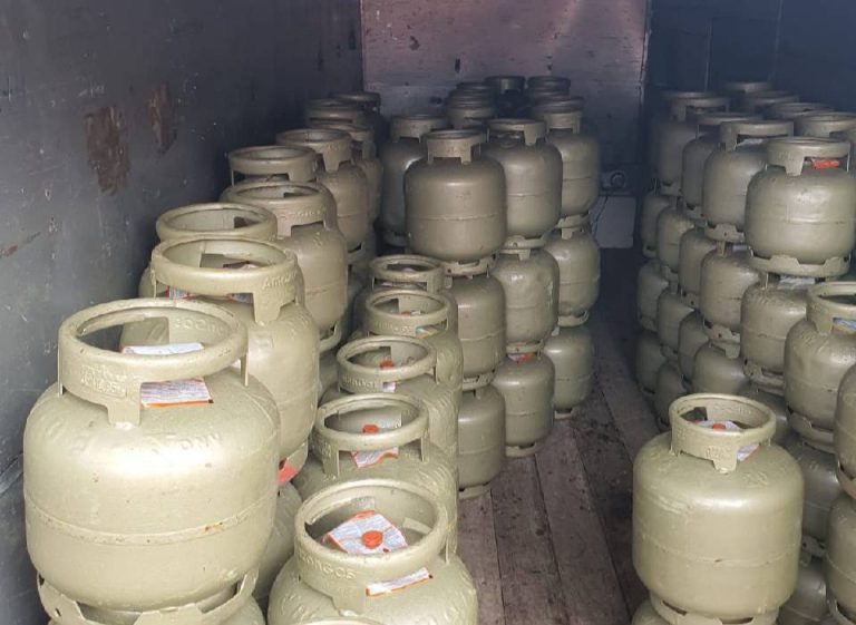 Polícia apreende mais de 200 botijões roubados de uma distribuidora