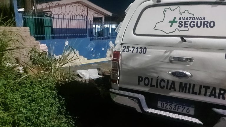 Homem é morto com três tiros no São José