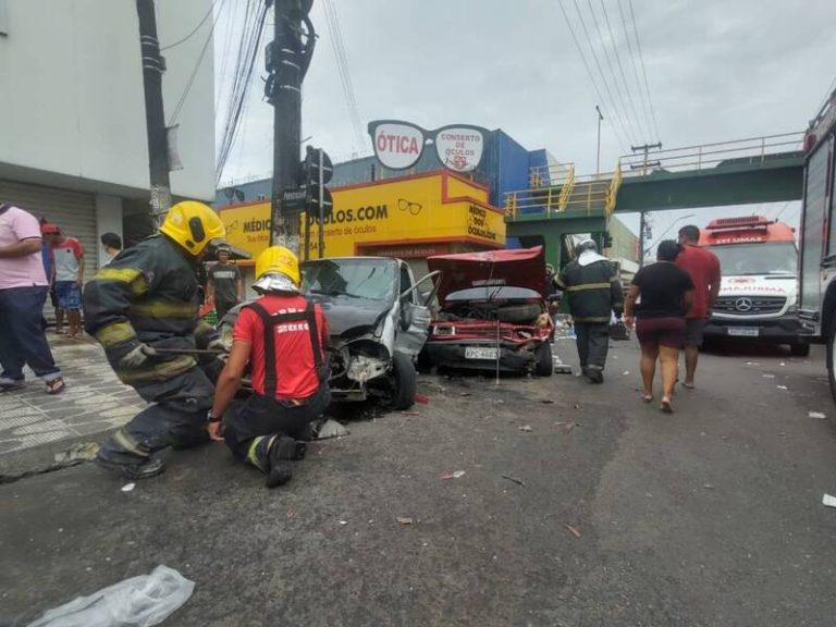 Levantamento realizado pelo Departamento Nacional de Trânsito do Amazonas (Detran-AM) mostra que o número de acidentes de trânsito no Amazonas envolvendo vítimas fatais, vítimas lesionadas e danos materiais caiu 37% em 2021, em comparação ao ano anterior