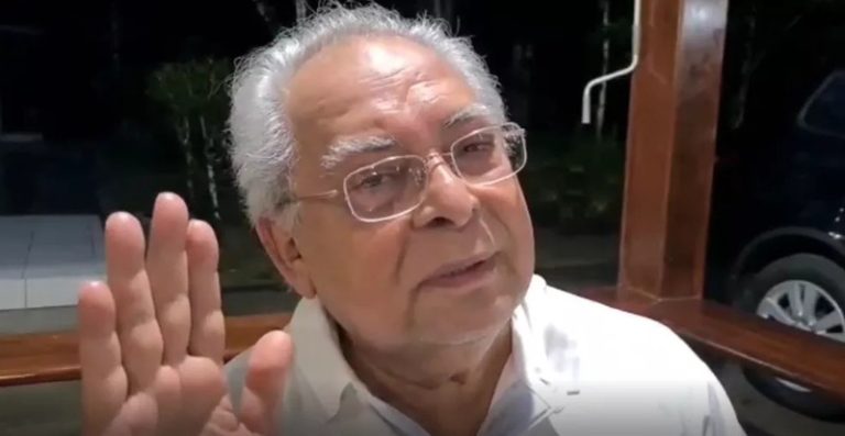 O ex-governador do Amazonas Amazonino Mendes anunciou, em postagem nas rede sociais nesta terça-feira (25), que recebeu teste positivo para Covid-19