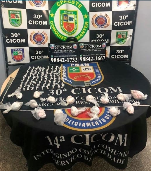 PM apreende 800 papelotes com drogas no Jorge Texeira