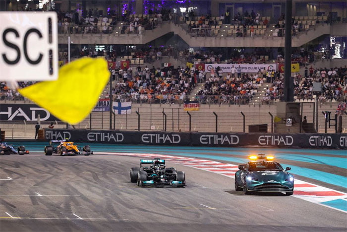 Petição online quer dar título da F1 para Lewis Hamilton