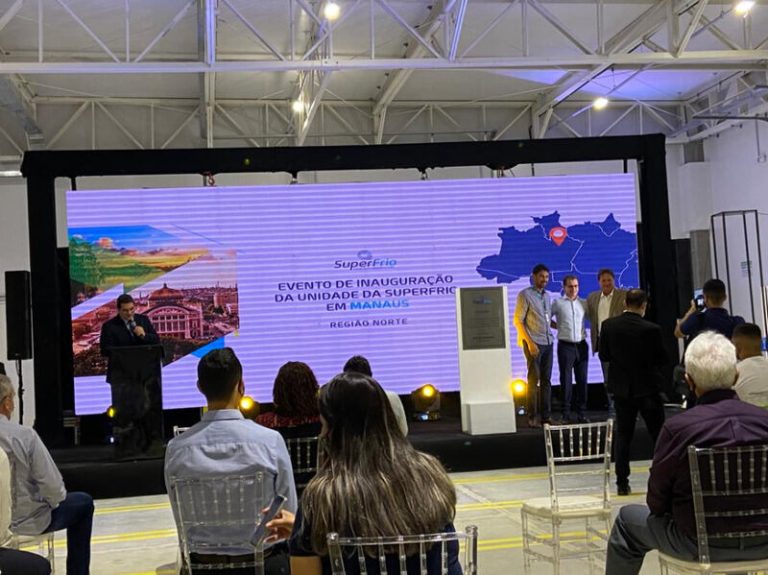 Vinculada à multinacional BRF Foods, uma das maiores empresas alimentícias do mundo, a Superfrio Armazéns Gerais LTDA. está sendo acusada de descumprir uma série de medidas estabelecidas por órgãos da Justiça e da administração municipal desde meados do ano passado
