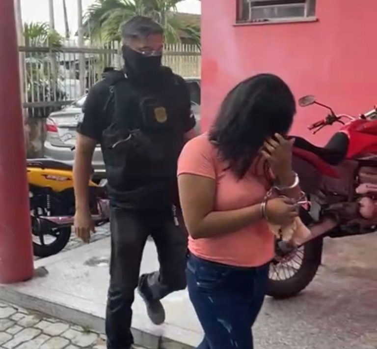 mulher é presa após cometer assaltos