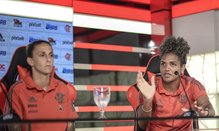 Flamengo apresenta equipe feminina para 2022 (Foto: Divulgação/Flamengo
