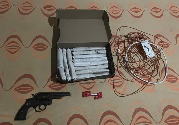 Grupo criminoso é preso com dinamites, drogas e arma no bairro da União