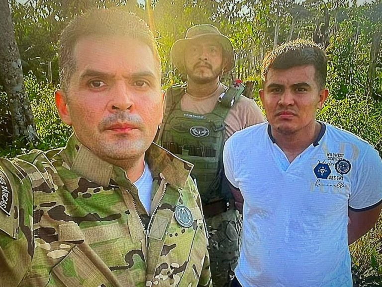 Preso um dos suspeitos de fuzilar viatura da polícia em Manaus (Foto: Divulgação)