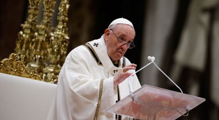 Oficiais do Vaticano próximos do papa Francisco testam positivo para Covid
