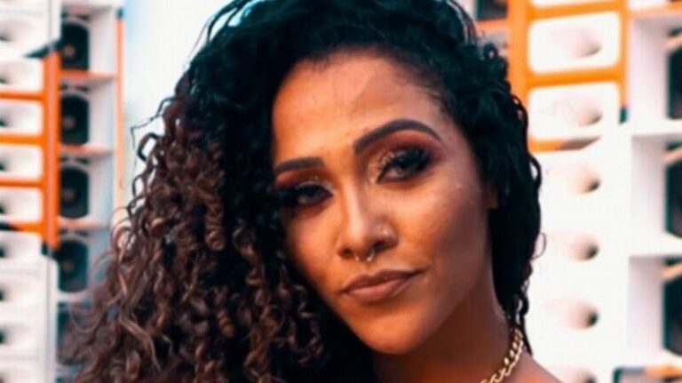 Conhecida como a "Rainha do Piseiro", a cantora e dançarina Katney Karol foi presa após denúncias de importunação sexual em um estabelecimento de Juazeiro do Norte, no Ceará