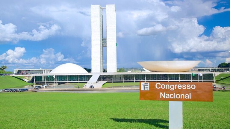 Congresso retorna aos trabalhos hoje com solenidade e mensagem presidencial