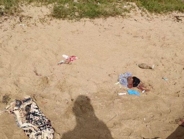 Em nota enviada nessa segunda-feira (31), o advogado das famílias do jovem encontrado com um corte na barriga na Praia do Ermitão, em Guarapari, no Espírito Santo, e da jovem que estava junto com ele, afirmou que o casal participava de um luau quando foi vítima de uma "ação criminosa e violenta praticada por terceiros