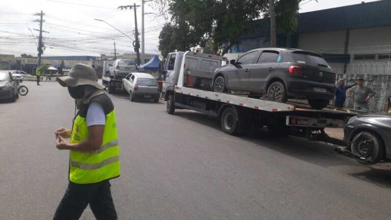 Em operação contra o transporte clandestino de passageiros na zona Oeste de Manaus, na manhã desta quinta-feira (24), a Divisão de Fiscalização de Transportes do Instituto Municipal de Mobilidade Urbana (IMMU) identificou, entre dezenas de veículos foram abordados, oito irregulares, conhecidos como “piratas”