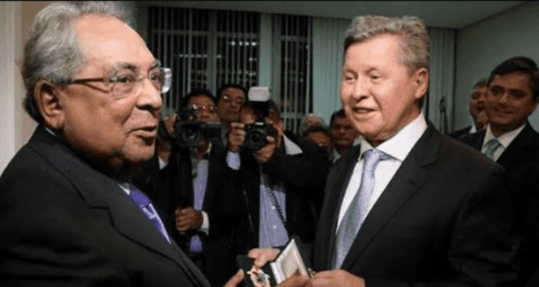 O presidente do PSDB Amazonas, ex-senador e ex-prefeito de Manaus, Arthur Virgílio Neto, divulgou vídeo em suas redes sociais na tarde desta sexta-feira (11) informando que o ex-governador Amazonino Mendes se filiará nos próximos dias ao partido