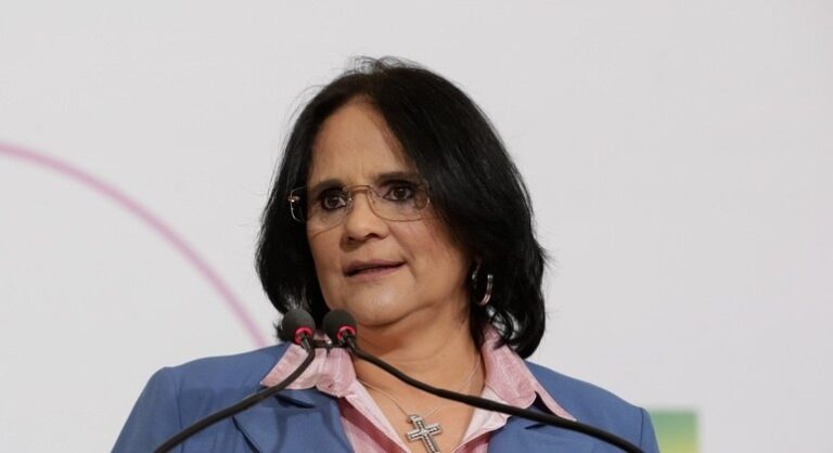 Senadora Damares Alves