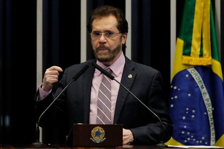"Não faz sentido nenhum", diz Plínio Valério sobre novo arcabouço fiscal