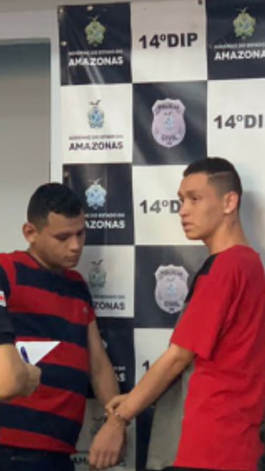 Jovens são presos com moto roubada no Coroado