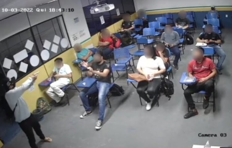 Veja o momento que dupla faz arrastão em autoescola de Manaus (Foto: Divulgação)