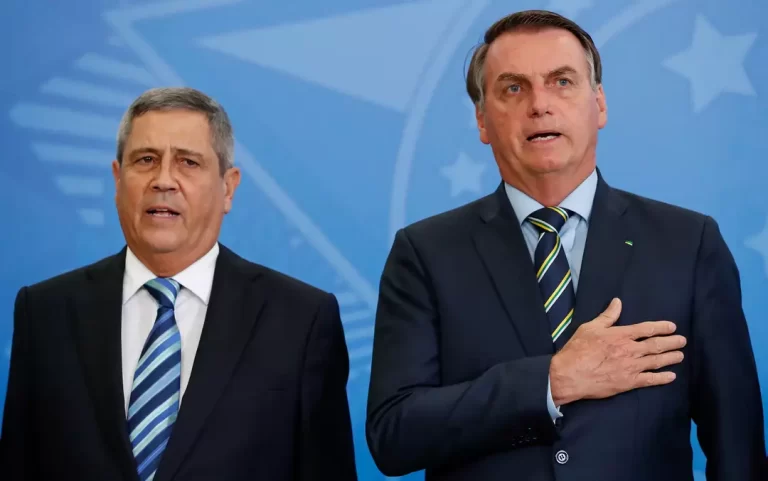 Bolsonaro sinaliza Braga Netto como seu vice na chapa das eleições 2022