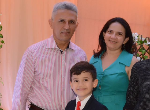 Crime chocante: Menino mata mãe e irmão ao ser proibido de jogar no celular
