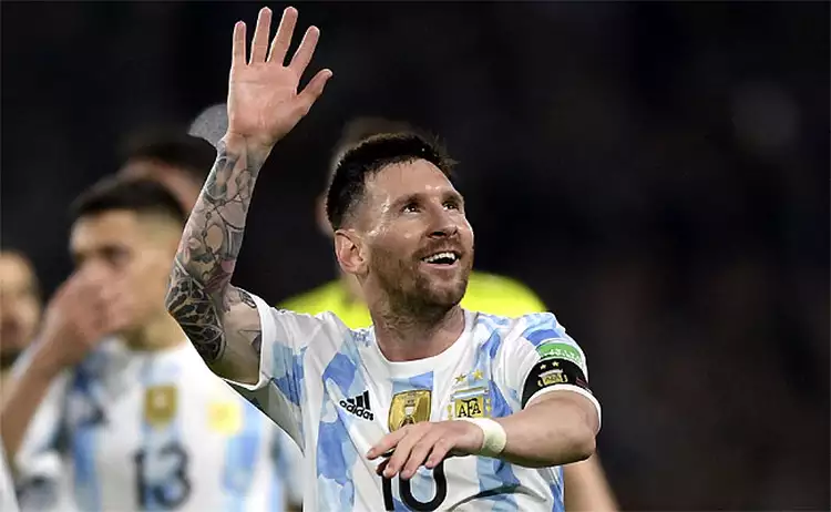Lionel Messi pode ser contratado pelo Al-Ahli, da Arábia Saudita, diz jornal francês