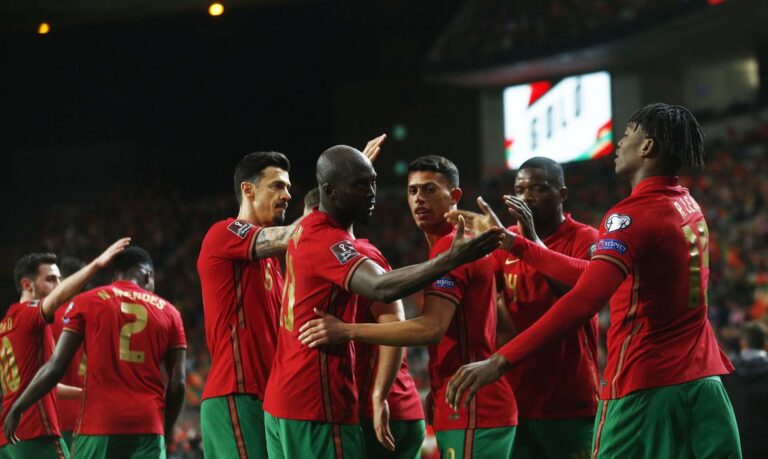 Portugal vence da Turquia e sonha com a Copa; Itália está fora do Mundial