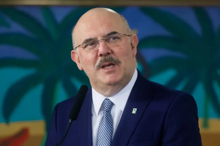 Ministro da Educação é chamado a explicar atuação de pastores em comissão do Senado