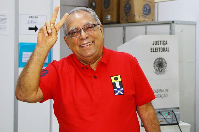 Acabou o suspense: Amazonino confirma filiação a novo partido