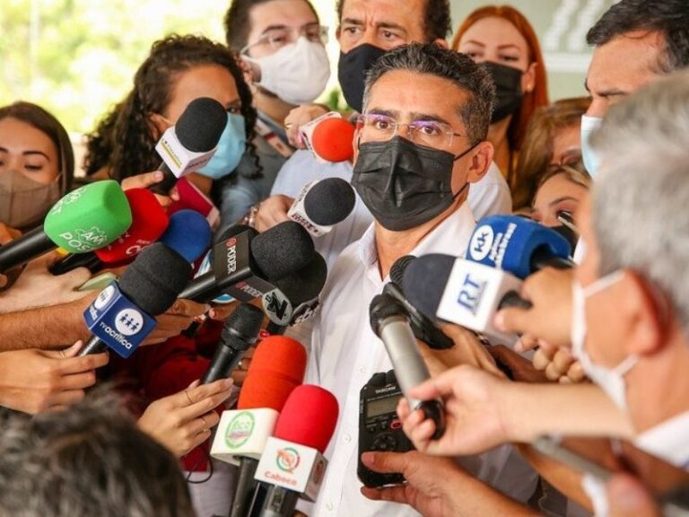 De olho nas eleições: David Almeida nomeia oito novos secretários