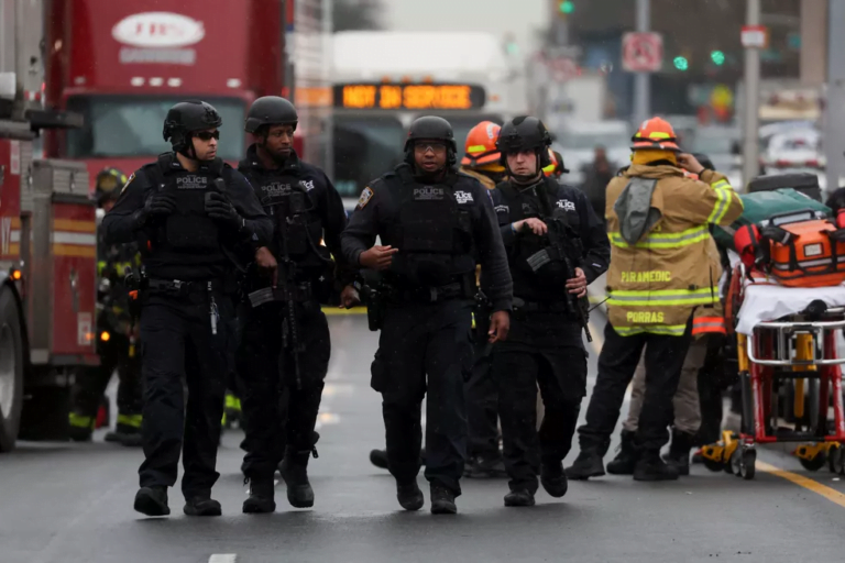 Metrô sofre ataque e deixa 13 feridos em NY