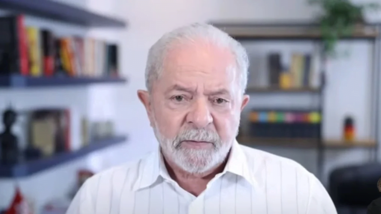Lula diz que Deus é petista em entrevista a rádio