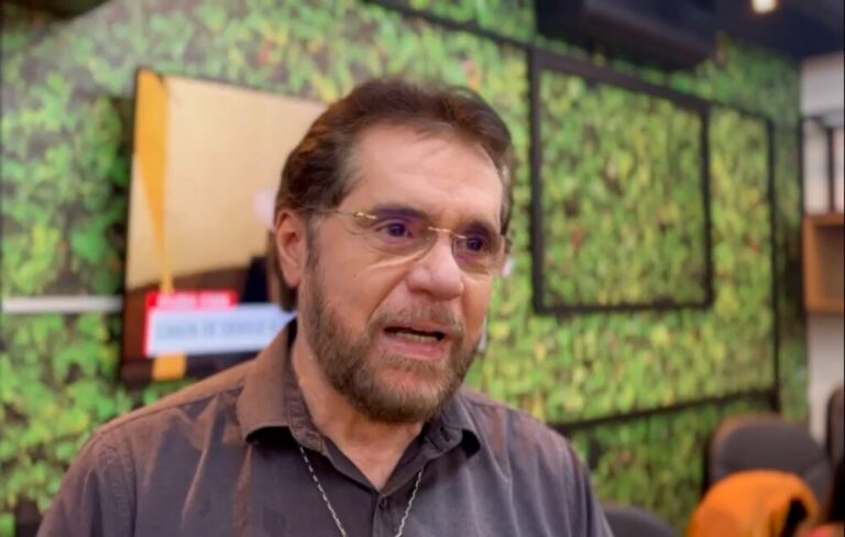 O senador Plínio Valério (PSDB) afirmou, em entrevista exclusiva à rádio e TV Onda Digital, que as negociações com o ex-prefeito de Manaus, Arthur Neto, sobre a definição de um candidato a governador pelo partido tucano começarão nesta semana