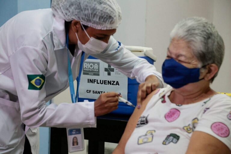 Ministério da Saúde realiza “dia D” de vacinação contra gripe e sarampo Ministério da Saúde realiza “dia D” de vacinação contra gripe e sarampo