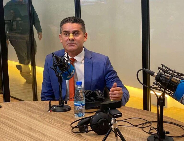 Pesquisa mostra David Almeida na liderança pela Prefeitura em 2024