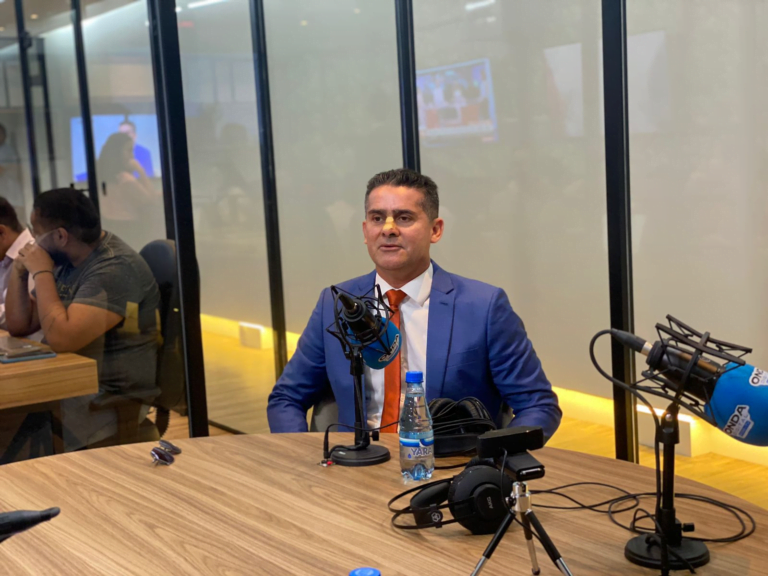 EXCLUSIVO: David Almeida afirma: "Com quem ajudar minha cidade, farei alianças"