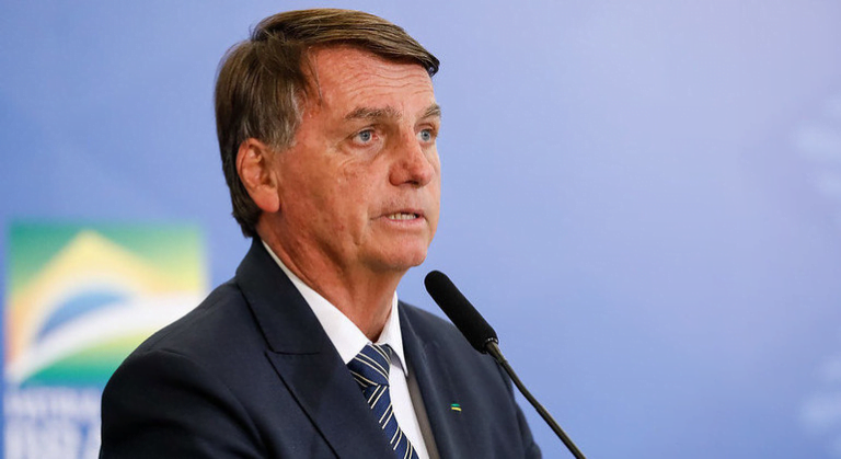 Bolsonaro minimiza compra de Viagra pelo exército: "Não é nada"