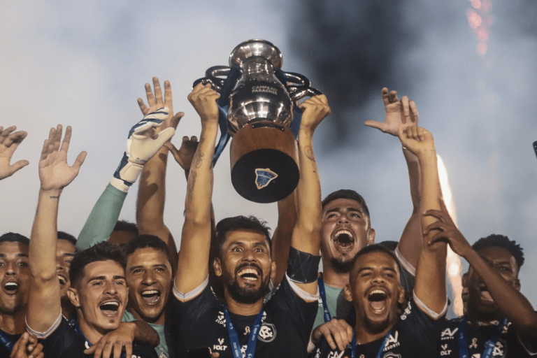 Remo perde, mas é Campeão Paraense 2022; Paysandu apaga refletores no momento da entrega da taça