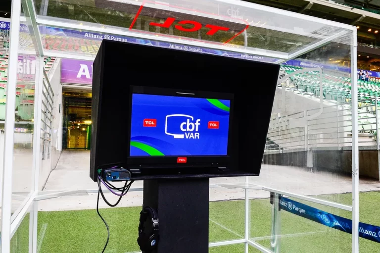 CBF demite responsável pelo VAR e funcionários da arbitragem