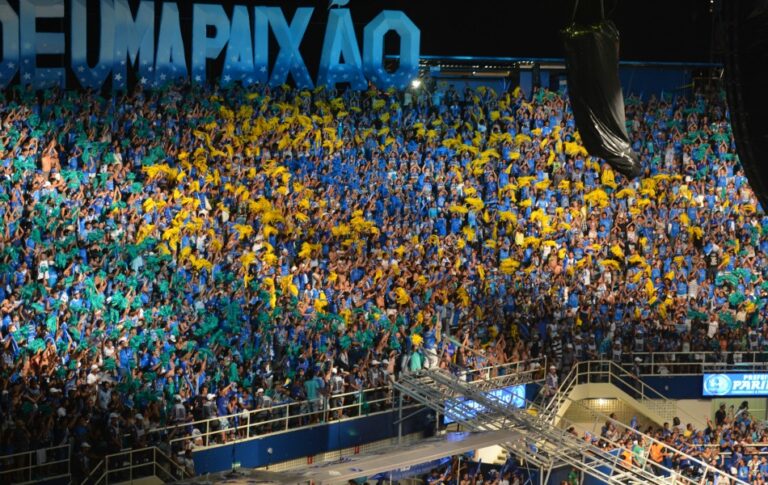 Justiça proíbe crianças no festival de Parintins 2022