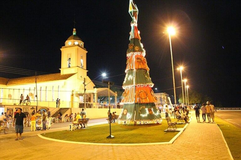 No próximo domingo, o município de Humaitá (a 700 quilômetros de Manaus por estrada) vai completar 153 anos de inauguração. A data, no entanto, corre o risco de ser celebrada às escuras: há cerca de um mês, a cidade enfrenta apagões diários no fornecimento de energia, que duram horas
