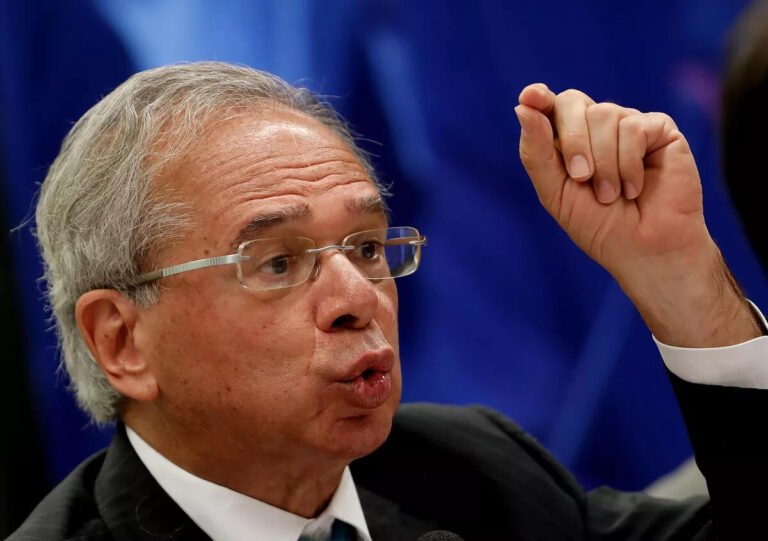 O ministro da Economia, Paulo Guedes, afirmou nesta segunda-feira (9) que o Imposto Sobre Produtos Industrializados (IPI) é um tributo "contra a indústria brasileira". A declaração ocorreu três dias depois da decisão do ministro do Supremo Tribunal Federal (STF), Alexandre de Moraes, que derrubou a cobrança do tributo em mercadorias produzidas na Zona Franca de Manaus (ZFM)
