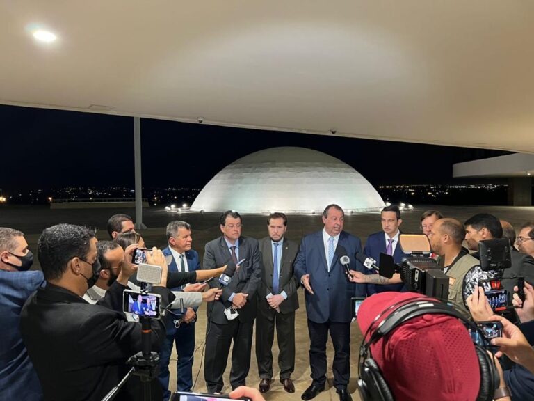 Parlamentares do Amazonas mostram otimismo após reunião com ministro do STF
