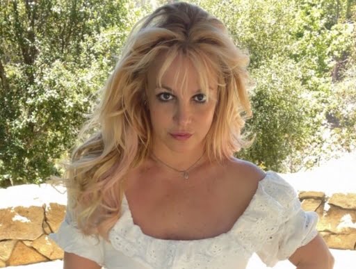 Britney Spears se manifesta pela primeira vez após sofrer aborto espontâneo