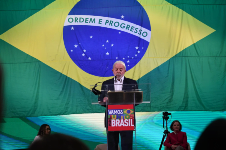 PT lança chapa Lula-Alckmin para as eleições 2022