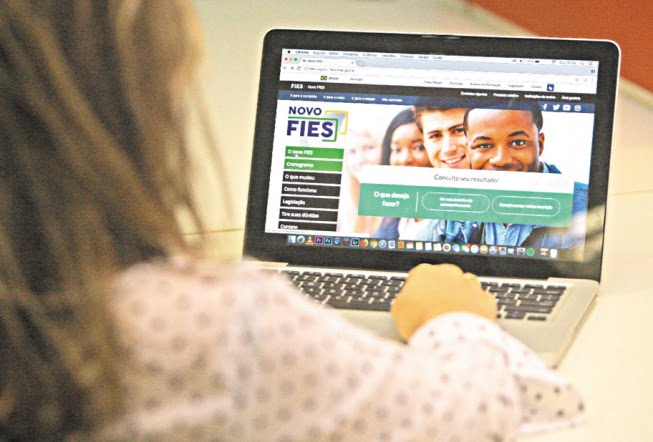 FNDE prorroga prazo para renovar contratos de financiamento do Fies