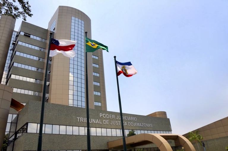 Justiça mantém proibição de troca de sistema de bilhetagem em Manaus