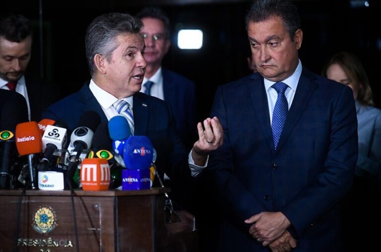 Após reunião com senadores na manhã desta quarta-feira (8) sobre medidas para conter a alta dos combustíveis, governadores afirmaram que a redução da alíquota do Imposto Sobre Circulação de Mercadorias e Serviços (ICMS) anunciada pelo governo federal pode levar estados ao desequilíbrio fiscal sem a garantia da redução do preço da gasolina aos consumidores