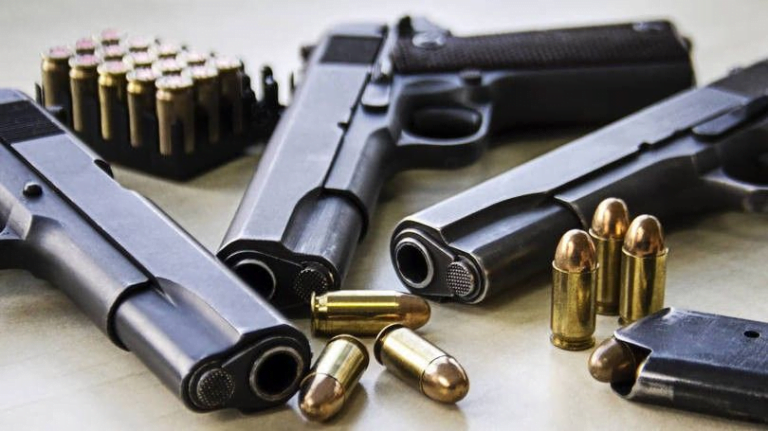 Levantamento aponta que em três anos, Brasil teve 605 mil registros de armas