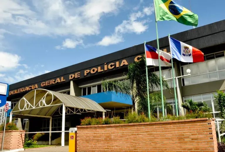 Homem é preso por extorquir dinheiro de adolescente para não divulgar fotos