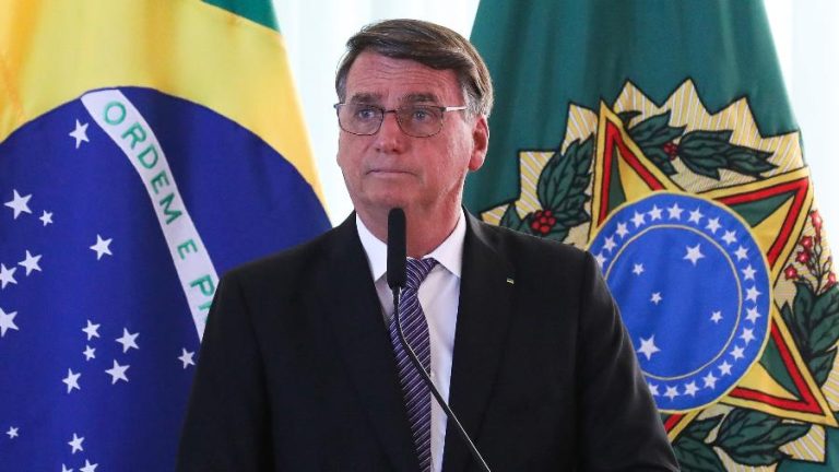 Bolsonaro planeja novo corte do IPI e deixa ZFM em alerta