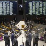fiscaliza-news-por-falta-de-quorum-camara-adia-votacao-da-pec-dos-auxilios.jpg